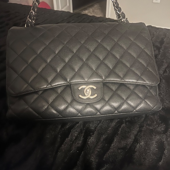 Chanel quilted double flap Maxi - Picture 7 of 8